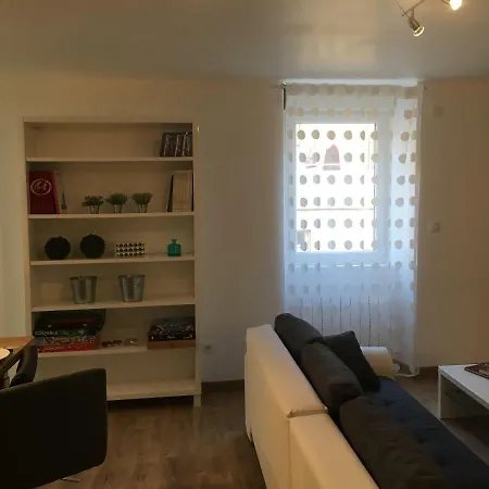 Maintenant Apartament *